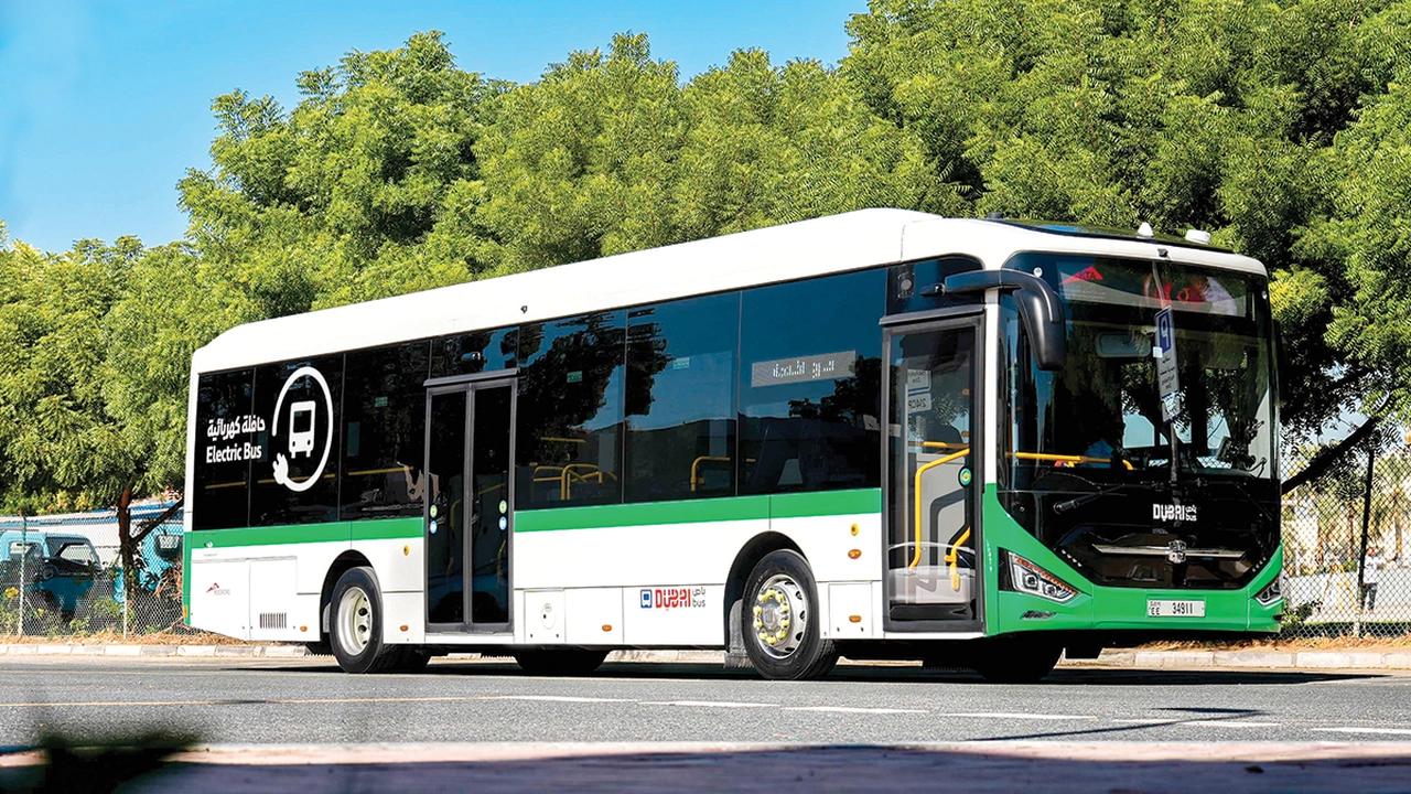 تحديث أسطول النقل.. وصول 250 حافلة جديدة ضمن تعاقد لتوريد 735 مركبة